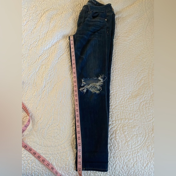 American Eagle Size 2 Women’s dark wash, button fly distressed “girlfriend” jean - Picture 5 of 9